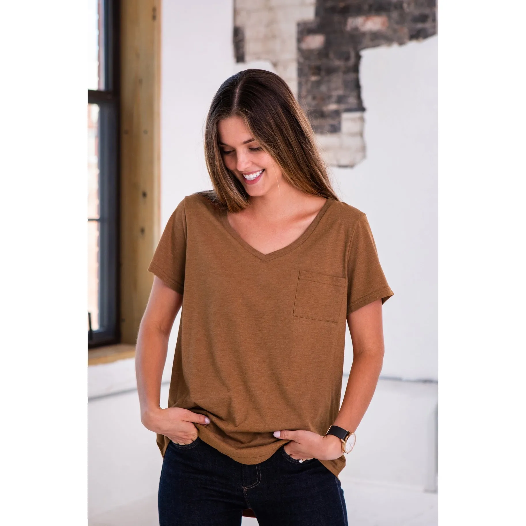 Ladies Simple V-Neck Pocket T-Shirt