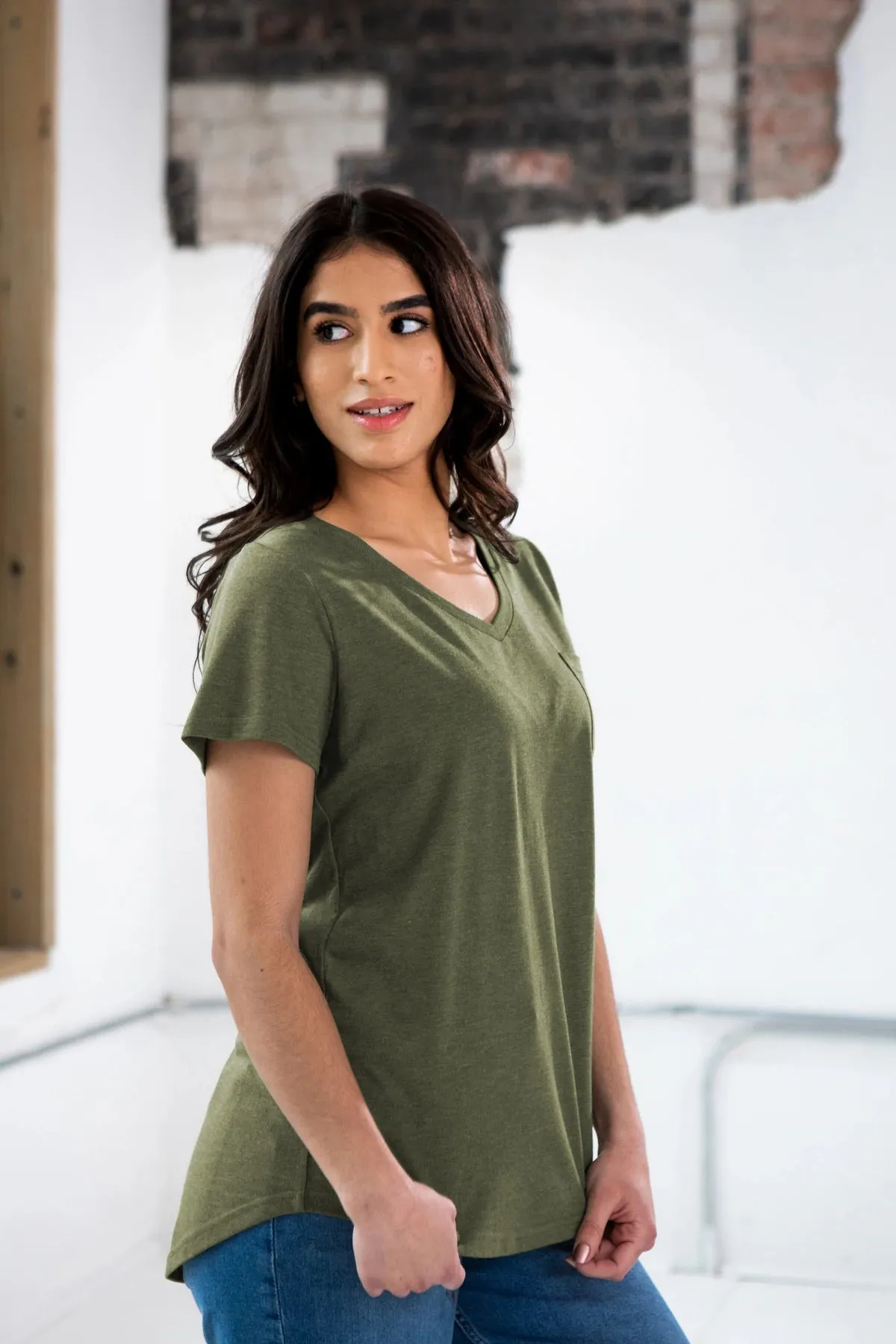 Ladies Simple V-Neck Pocket T-Shirt