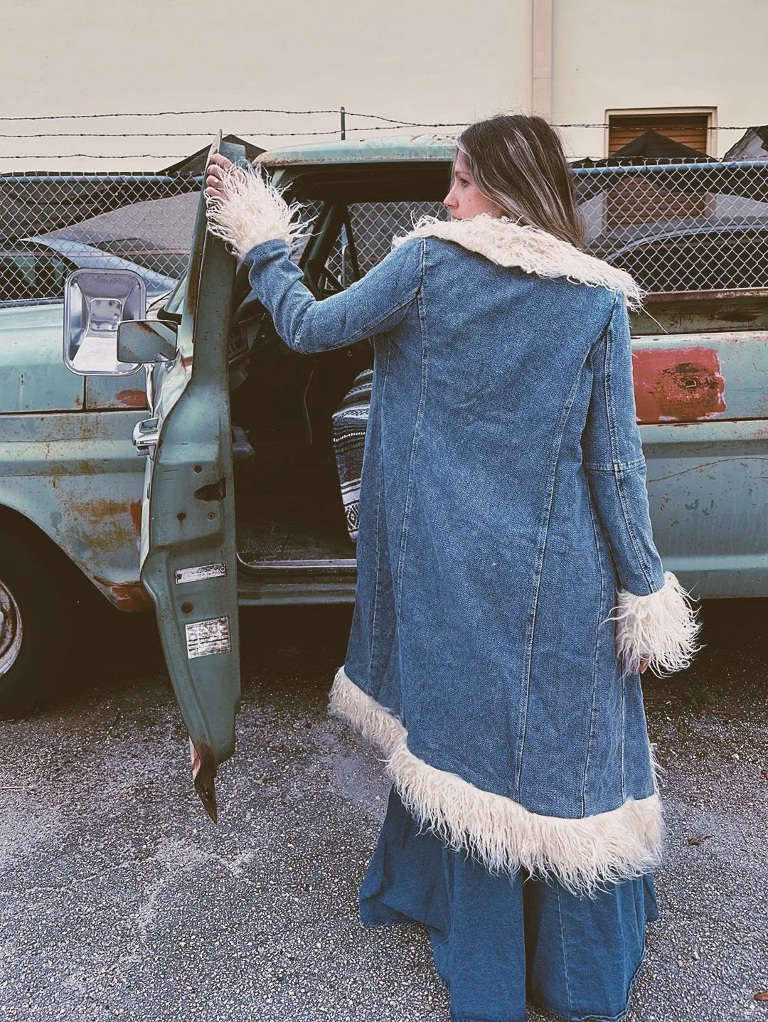 Penny Lane Almost Famous Shaggy Fur Trim Textured Denim Jacket