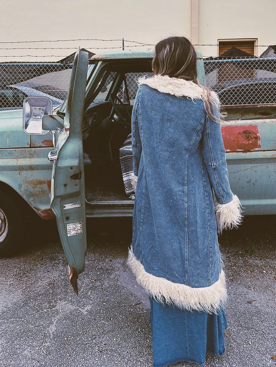 Penny Lane Almost Famous Shaggy Fur Trim Textured Denim Jacket