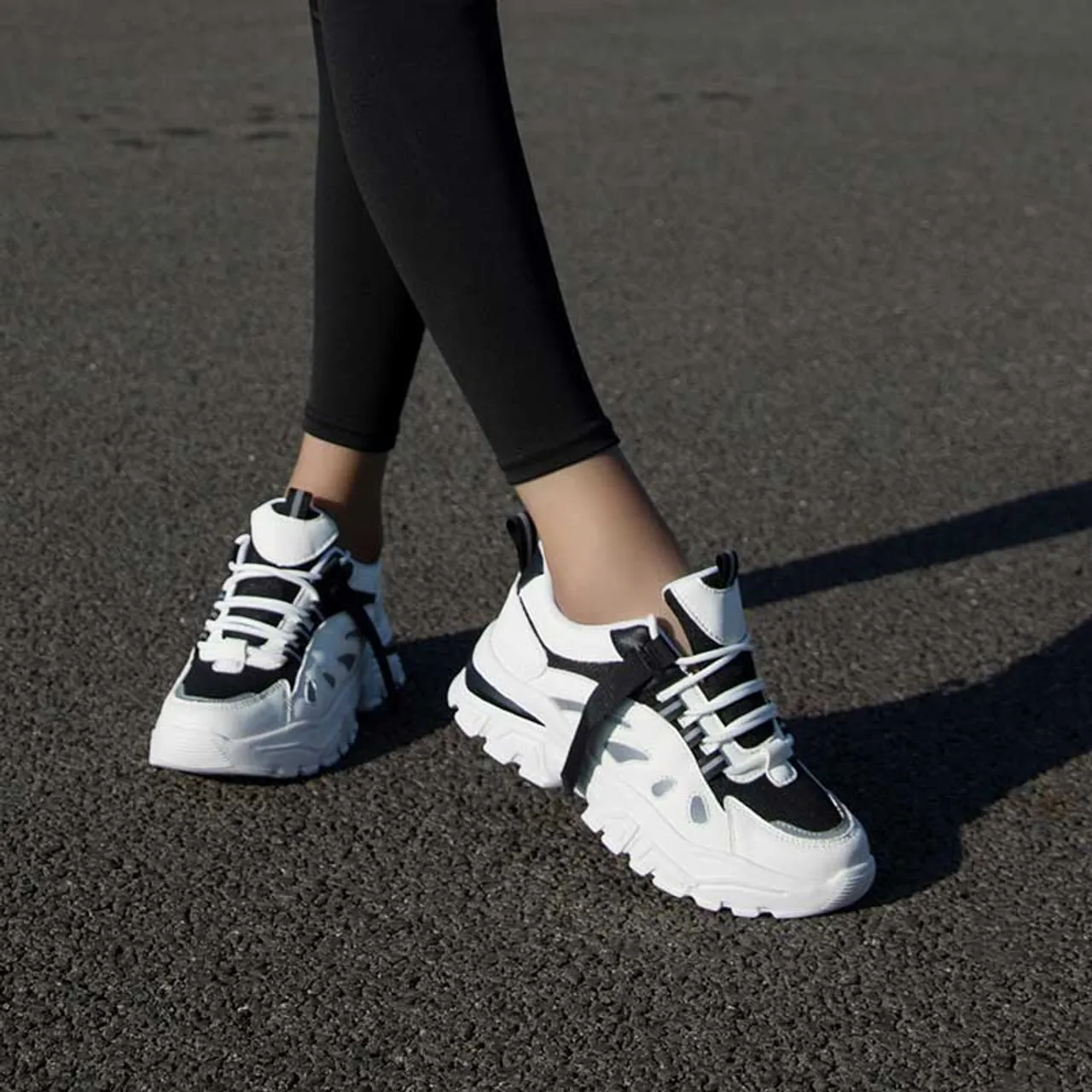 White black strap decorated casual sport shoe sneaker